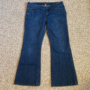 The Limited Crop Style Jeans‎